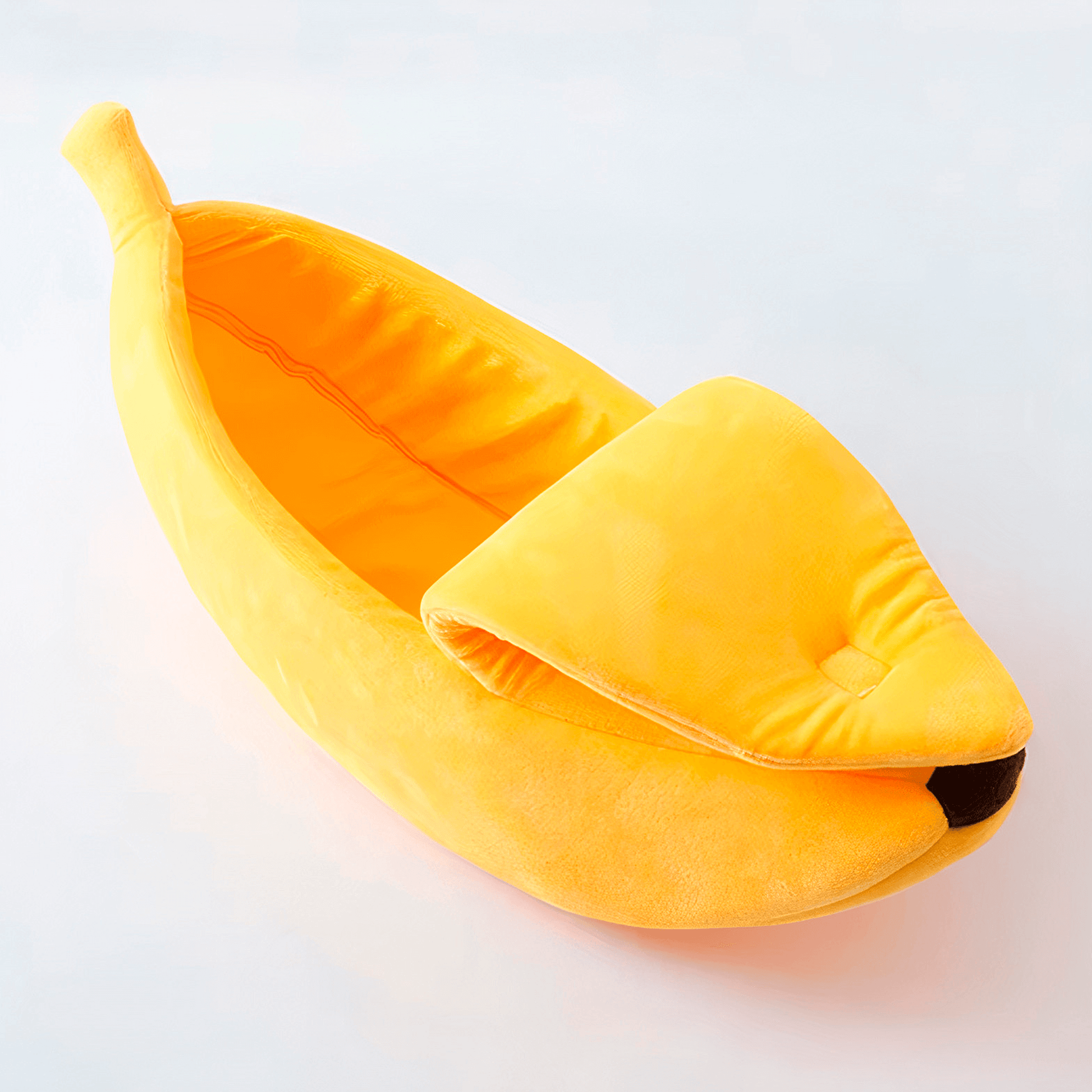 Cozy yellow banana pet bed with open peel design